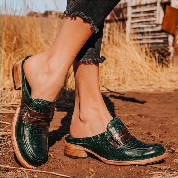 Free Bird Monalisa Green Croc Mules - Picture 1 of 8